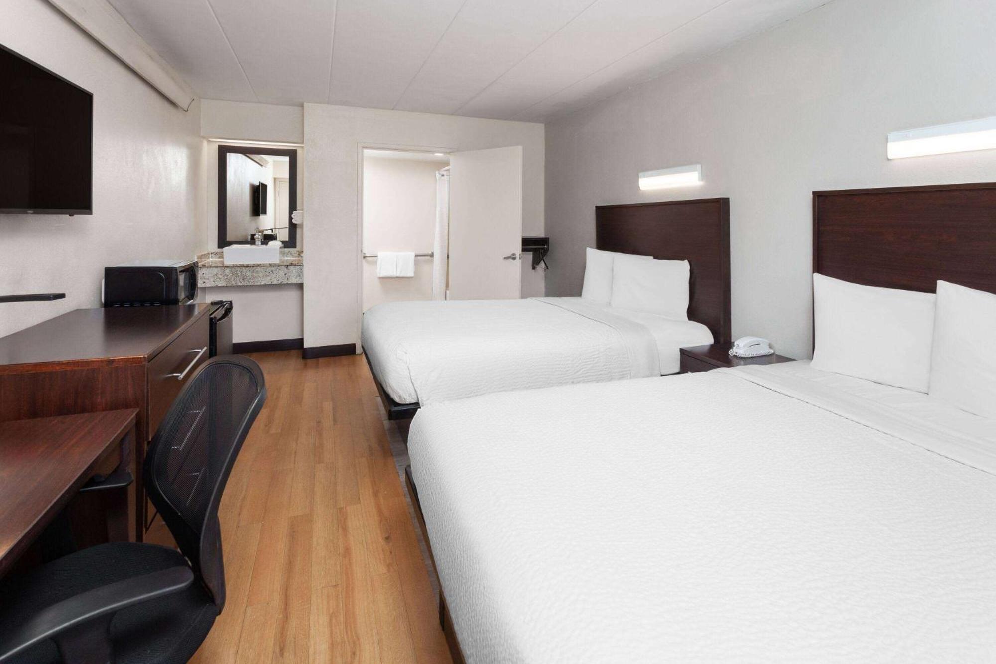 Travelodge By Wyndham Peoria Exteriör bild
