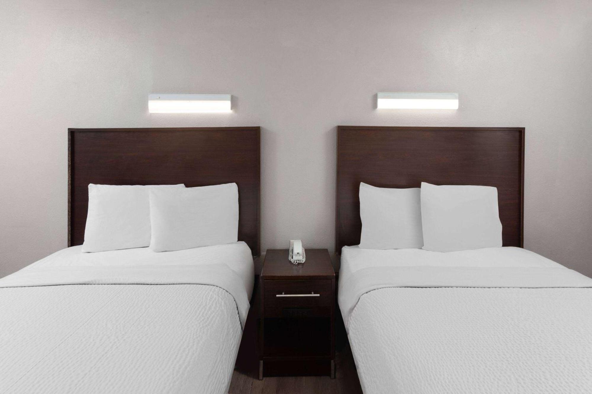 Travelodge By Wyndham Peoria Exteriör bild