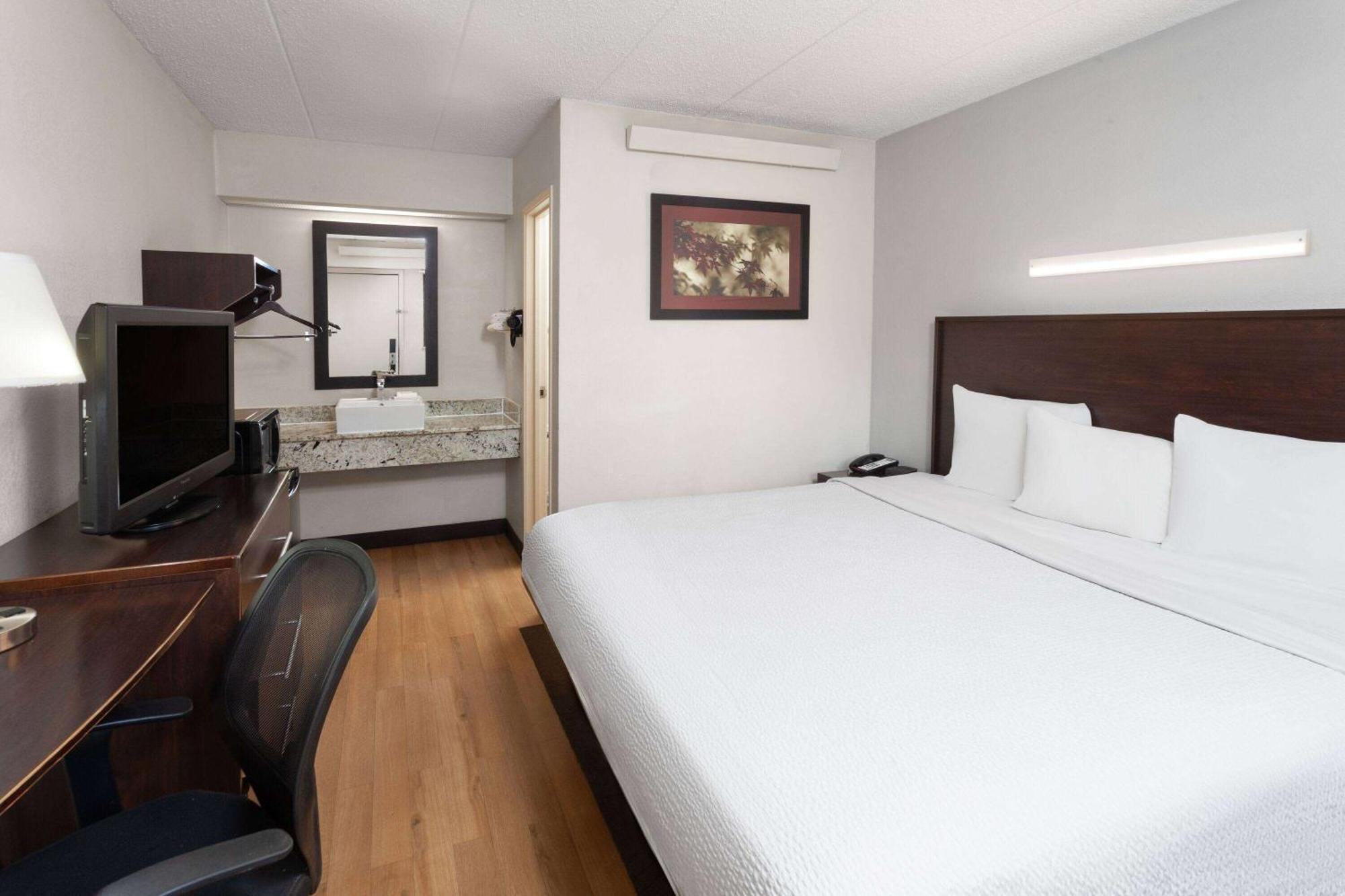 Travelodge By Wyndham Peoria Exteriör bild